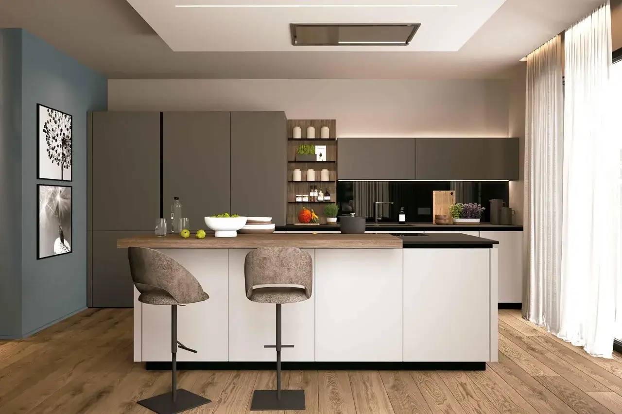 Ispirazione per come arredare una cucina moderna: isola centrale con sgabelli, pensili grigi e illuminazione soffusa.