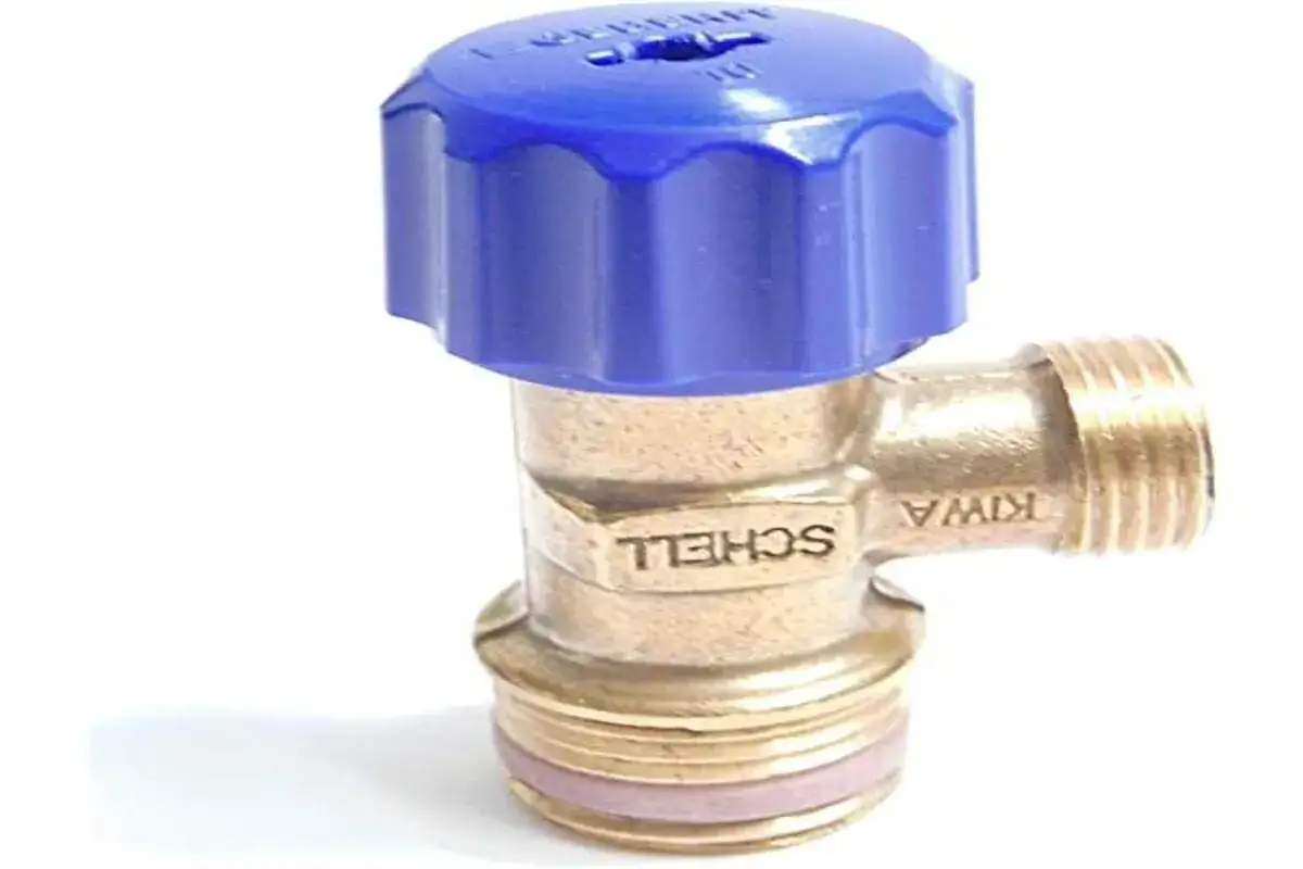Rubinetto per chiudere acqua cassetta wc. Componente in ottone con manopola blu per regolare il flusso.